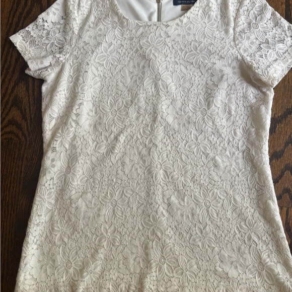 Tommy Hilfiger Women’s Size XS Ivory Top Floral Crocheted Lace Overlay SS Zipper - Picture 2 of 8